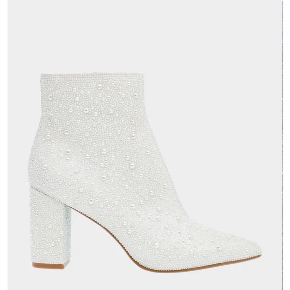 Betsey Johnson Cady Boots Ivory
